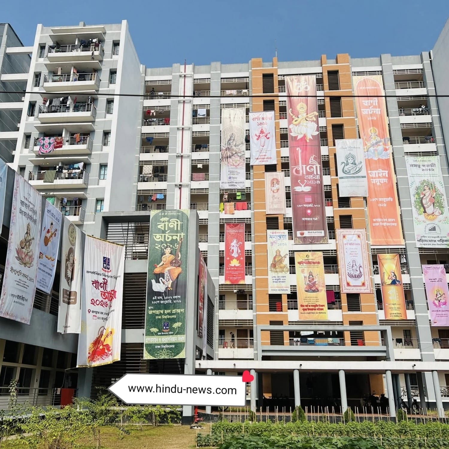 বীণাবাদিনীর আরাধনায় অপেক্ষায় জগন্নাথ হল সরস্বতী পূজা